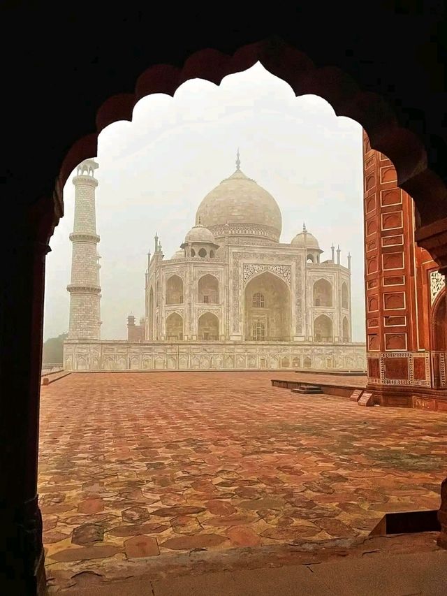 The Timeless Beauty of the Taj Mahal: A Journey to Eternal Love