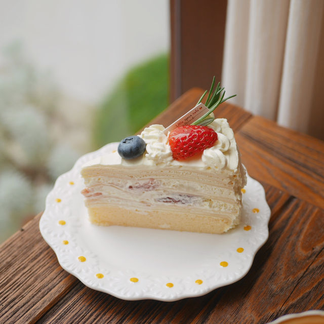 คาเฟ่นครปฐมที่เค้กอร่อยมาก 🪟🍰