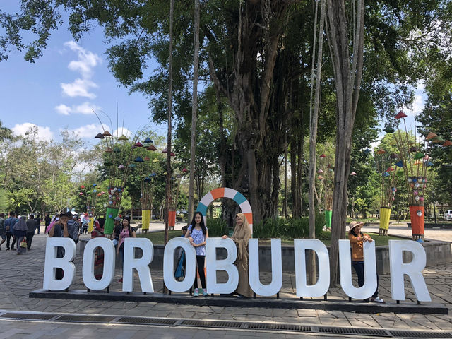 【ボロブドゥール寺院遺跡｜Borobudur Temple】 世界最大級の仏教遺跡、神秘の階段をのぼる旅