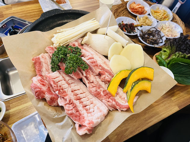 촌캉스 감성의 삼겹살맛집