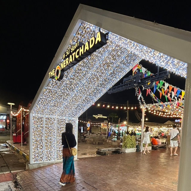 【バンコク🇹🇭】買い物食事体験ココで🛍ザワンラチャダー