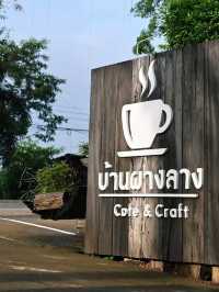 บ้านผางลาง Cafe & Craft คาเฟ่สไตล์โรงไม้เก่า