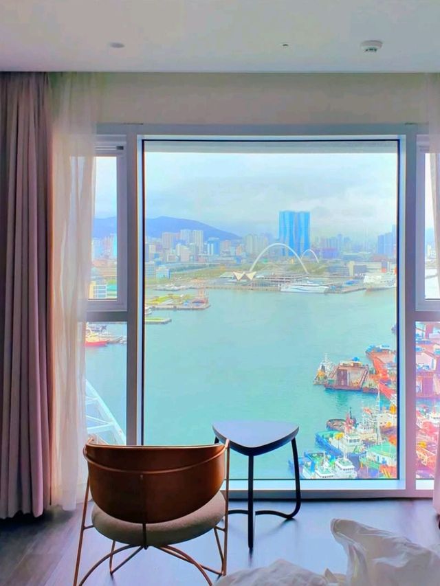 🌉 Lavalse Hotel Busan: Where City Lights Meet Ocean Sights 🌊✨