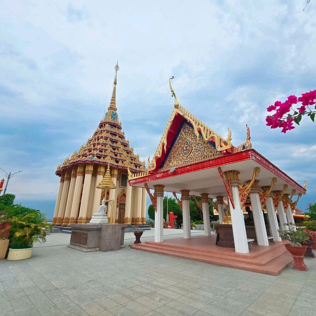 วัดงามบนยอดเขา