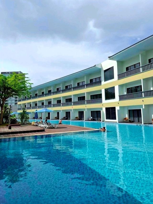 🌊Wonderful Beach Getaway with Friends at Camar Resort Langkawi.🌴🏖️🚤