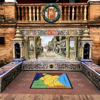 จตุรัสครึ่งวงกลม Plaza de España