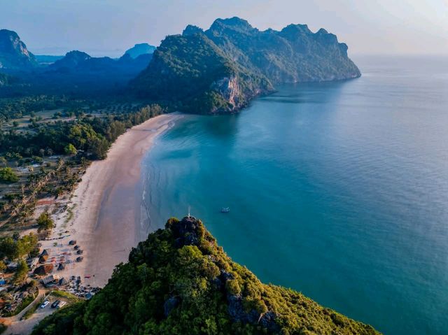 Happy Bar หาดทุ่งยาง