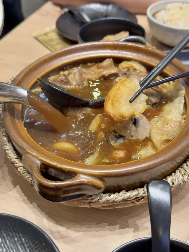 A 30-Year Journey of Perfecting the Broth: En Yeoh’s Bak Kut Teh