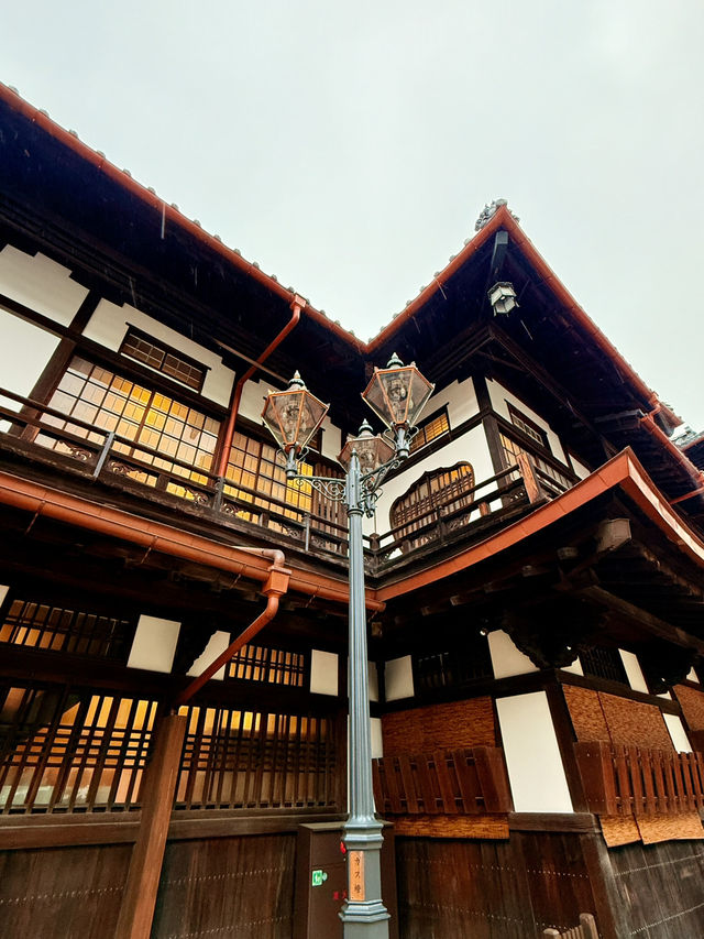 松山｜泡日本最古老道後溫泉 感受三千年溫泉的歷史韻味
