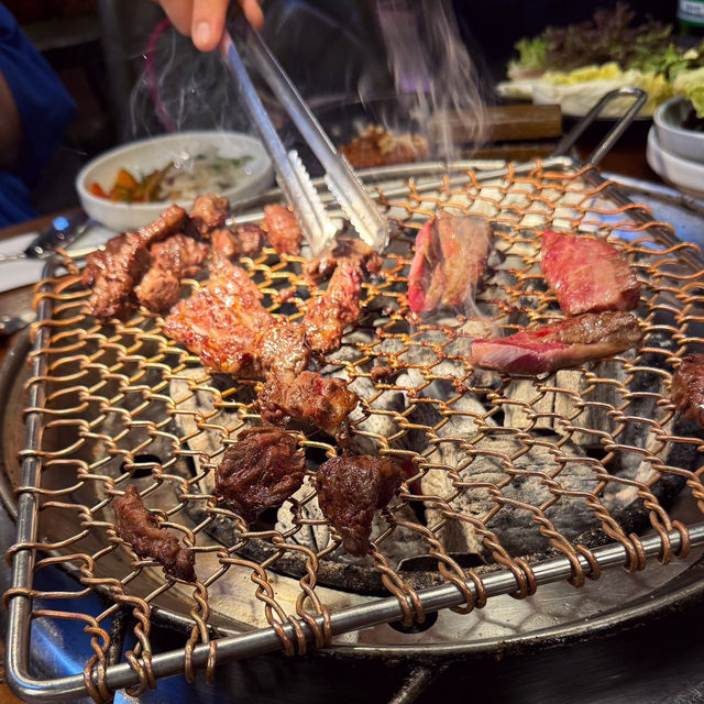 お肉屋さんが入ってる富平駅中にある焼肉屋さん