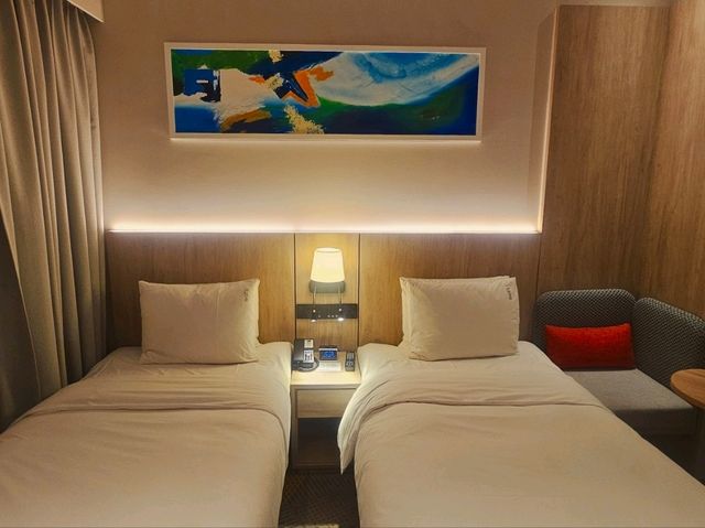 A nice stay at Holiday Inn Express and Suites at Novena