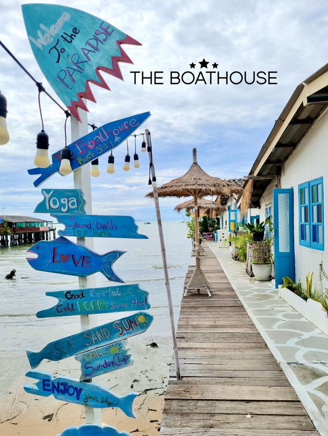 The Boathouse ที่พักฮีลใจ