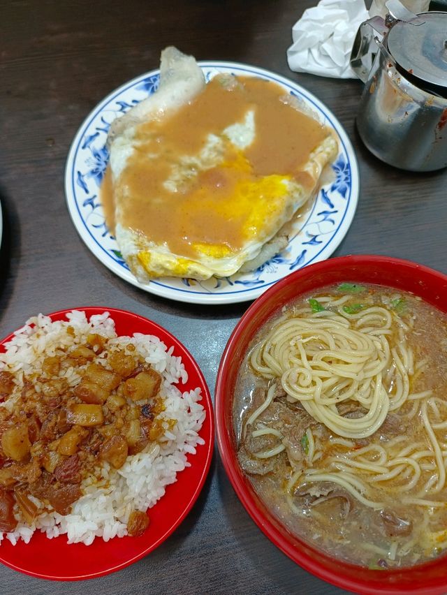 新莊美食，龍安羊肉羹蚵仔煎
