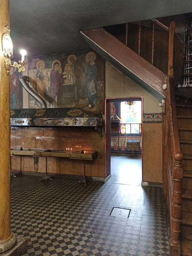 플로브디프 "성 삼위일체" 교회 | 구시가지 속 고요한 코너 🌳⛪