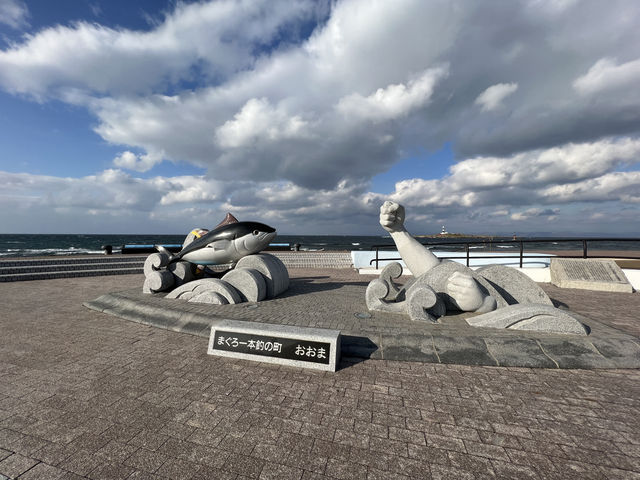 🐟 Touching the Tip of Honshu – Maguro Monument at Oma