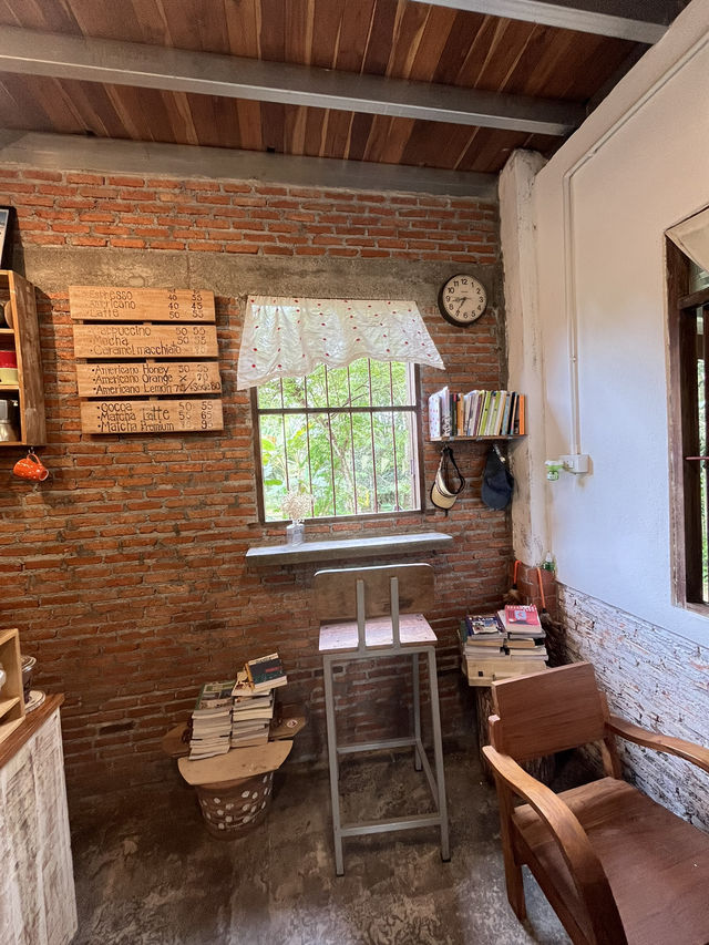 โรงคั่วหลังบ้าน