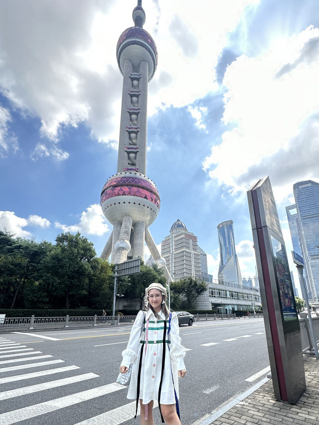 ถ่ายรูปกับหอไข่มุกที่เซี่ยงไฮ้ 🇨🇳