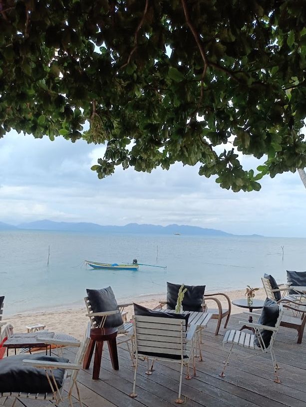 Chill & Sip at Lay Lagom Bar! 