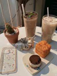 Gusto Coffee Tree is a cozy
