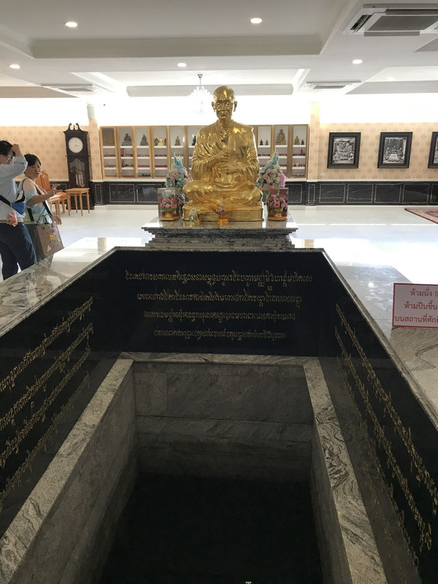  🙏⛩️ แวะวัดระฆัง เสริมสิริมงคล แล้วหาของอร่อย