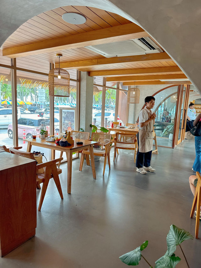 Aloha beach Cafe คาเฟ่บางแสน ที่วิวดีมากกกก ก.