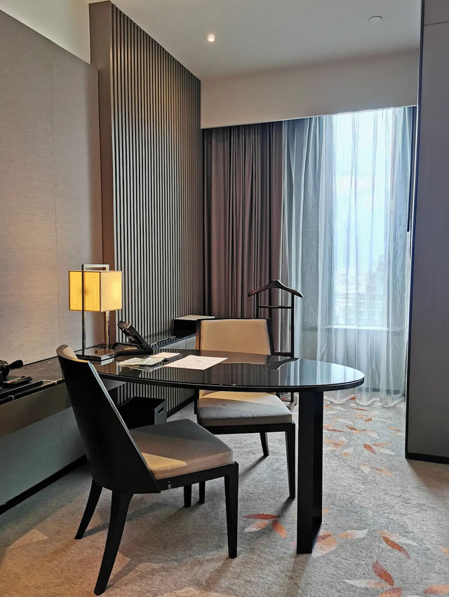 Luxury in Motion, Okura’s Cantilevered Dreams