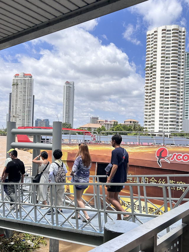 รีวิวเที่ยวคนเดียว นั่งเรือด่วนเจ้าพระยา