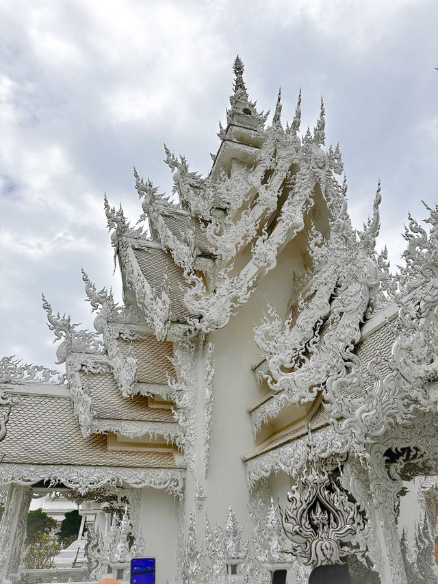 The Taj Mahal of Thailand Wat Rong Khun temple 