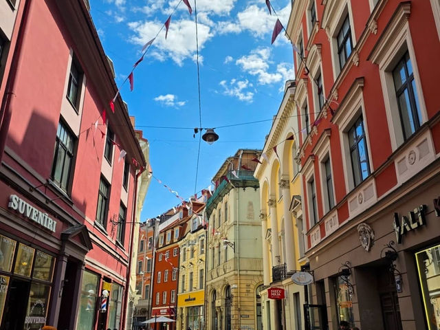 Discovering the Historic and Vibrant Streets of Riga