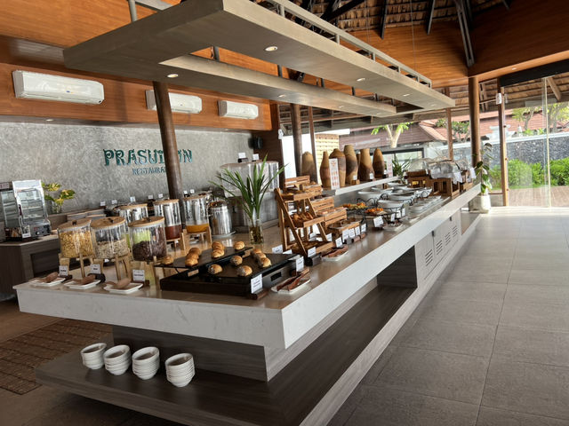 Nora beach resort เริ่ดสุด กับห้องอาหารเช้าริมทะเล