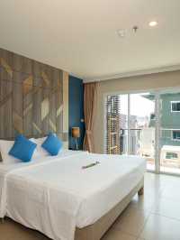 พักผ่อนสบายใจกลางป่าตอง ที่ Andakira Hotel Phuket