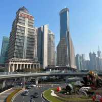 เดินเล่นริมแม่น้ำหรูหรา – สัมผัสเสน่ห์ The Bund 