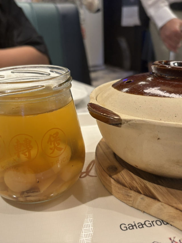 在鬧市中挖到一家性價比煲仔飯