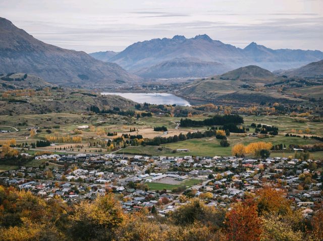 Walking into Arrowtown of New Zealand Walking into Arrowtown of New Zealand