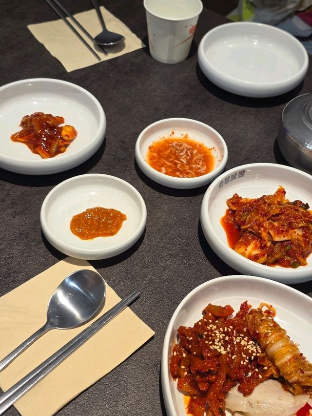 🥢 푸짐한 한상, 보쌈과 튀긴만두 🥢 푸짐한 한상, 보쌈과 튀긴만두