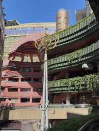 【福岡・博多運河城】城市劇場的奇幻漫步:流水、光影與鋼彈的交響樂