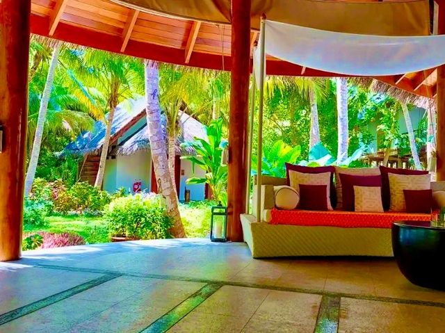 Dusit Thani Maldives – A Paradise Surrounded by Crystal Waters Dusit Thani Maldives – A Paradise Surrounded by Crystal Waters