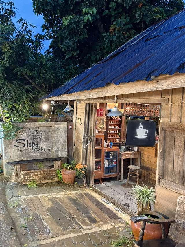 Slope coffee คาเฟ่บ้านไม้หลังน่ารักที่แพร่