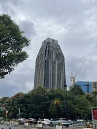 夜晚建築燈海下的人文風景🌃