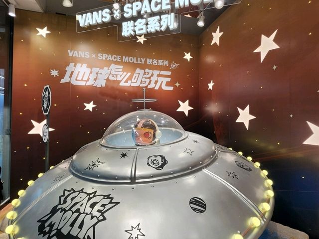 Beijing's Insta-Worthy Spots & Yummy Bites 🚀✨