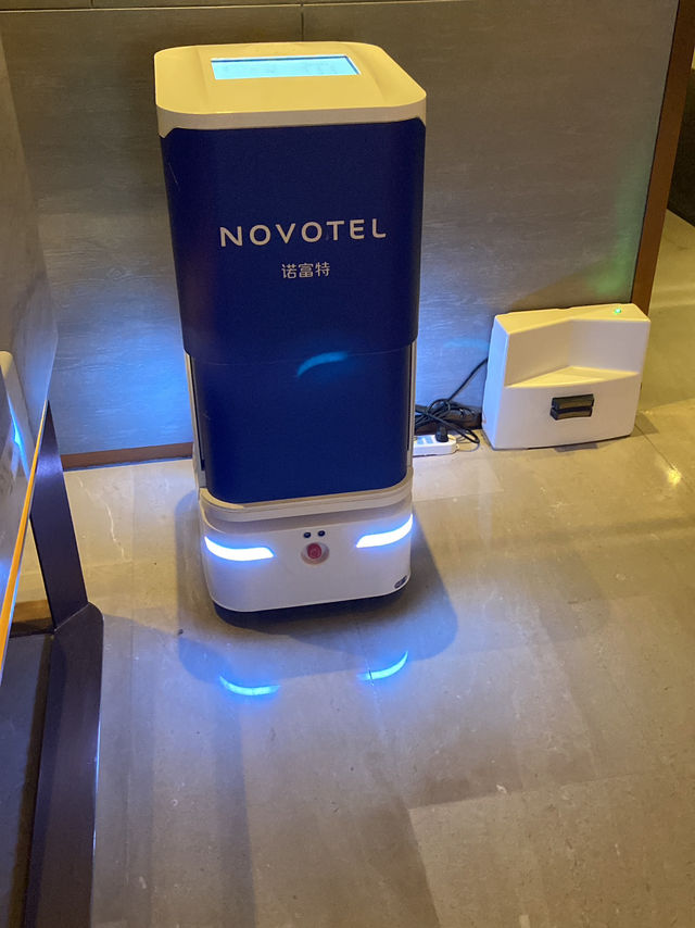 Get ready to relive the charm of childhood dreams at Shanghai Disney Resort this autumn! 🍂🏰✨