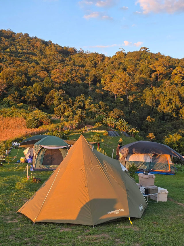 "ผาสามเส้าแคมป์" แม่แตง เชียงใหม่ "ผาสามเส้าแคมป์" แม่แตง เชียงใหม่