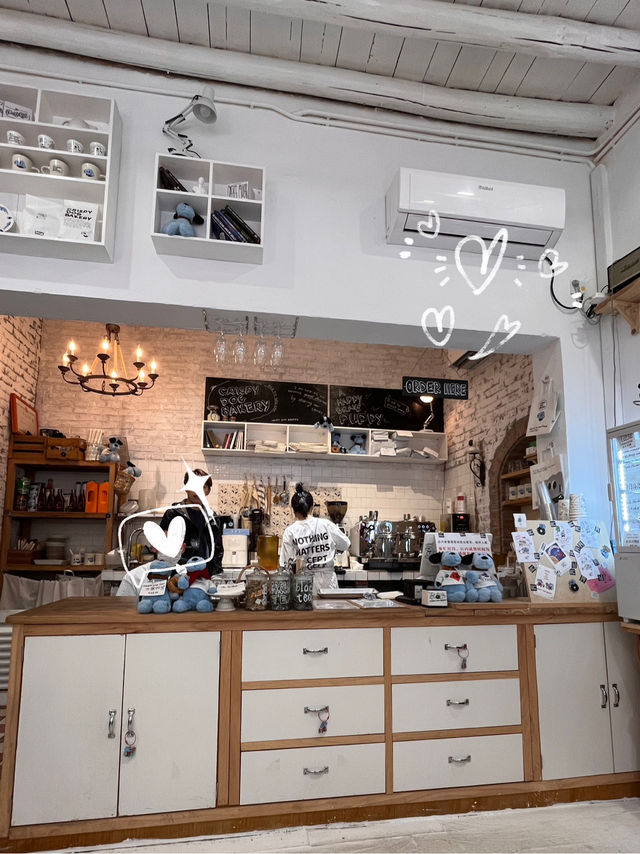 🐶🥯✨ Crispy Dog Bakery — คาเฟ่เบเกิลสุดคิวต์