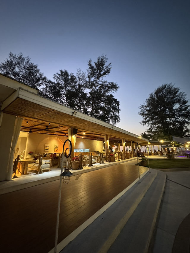 Arinara Beach Resort หาดบางเทา ภูเก็ต ติดทะเล