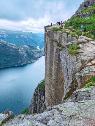 🥾 Hiking to Preikestolen | Where Nature Meets Human Perseverance