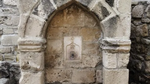 🏰 Larnaca: A gallows stood near a palm-lined beach — traveler post in Larnaca