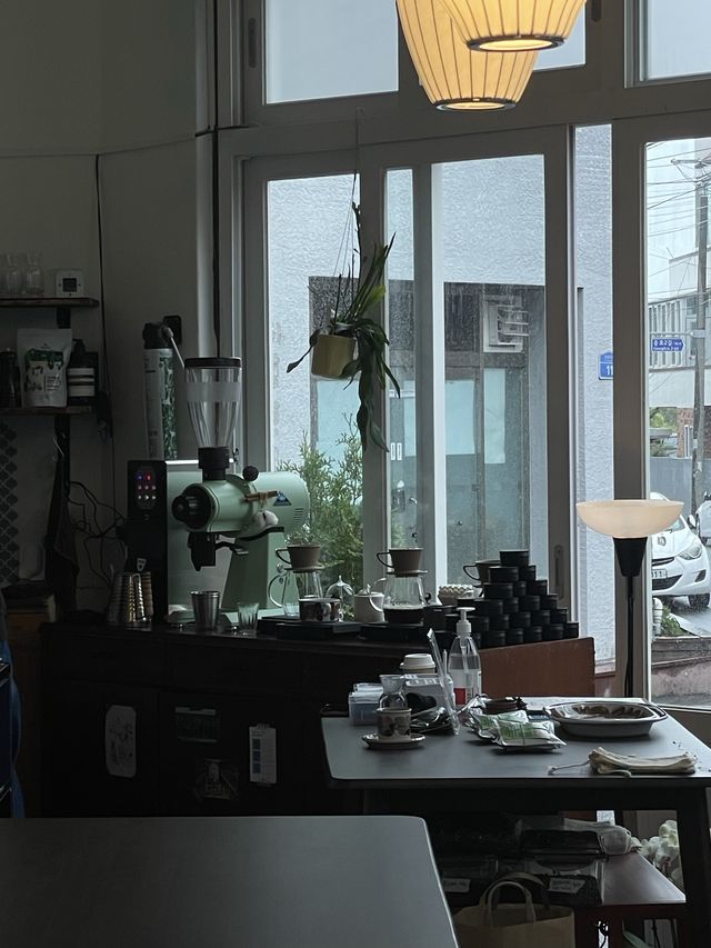 제주에서 커피에 진심을 느끼고 싶다면 카페 그린루스카