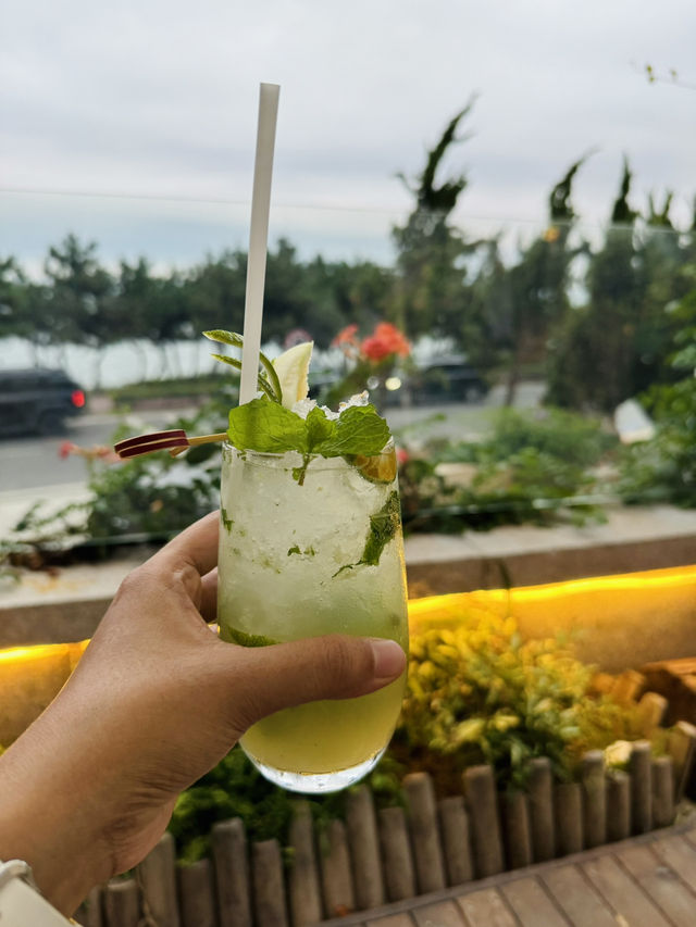 Cape Cafe: A Picturesque Oasis with a Breathtaking Beach View