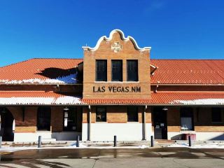 New Year's Eve in New Mexico: Las Vegas and Albuquerque.