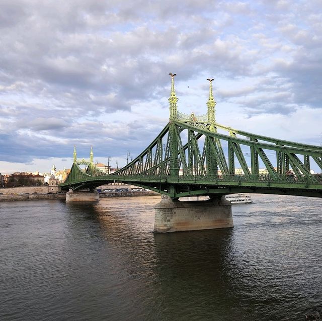 Szabadsag Bridge